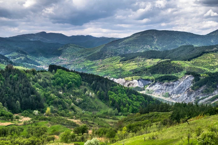 inutul-de-basm-de-la-Curbura-Carpailor-n-cursa-pentru-Destinaia-Anului-2024-Ce-atracii-le-propune-turitilor-FOTO