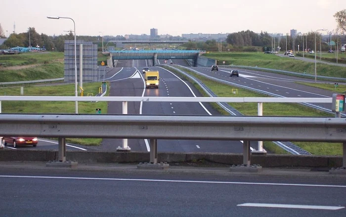 Amenda-primit-de-o-romnc-pentru-depirea-vitezei-pe-o-autostrad-din-Olanda-Cum-a-fost-obligat-s-plteasc