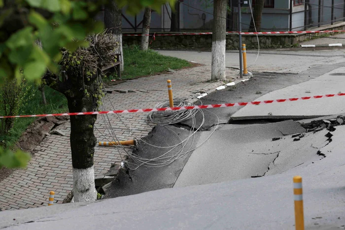 Care-e-cauza-surprii-de-la-Slnic-Prahova-Locatarii-blocurilor-nu-pot-reveni-n-case