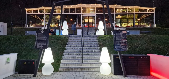 Clientul-unei-terase-a-gsit-melci-n-salat-Reacia-restaurantului-din-Sibiu-O-dovad-vie-a-naturii-noastre-ecologice