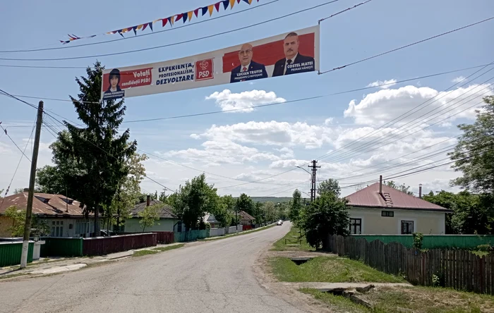 Comuna-n-care-se-tie-deja-primarul-cu-o-lun-nainte-de-alegeri-Acum-i-clar-nici-ochelari-nu-i-mai-trebuie