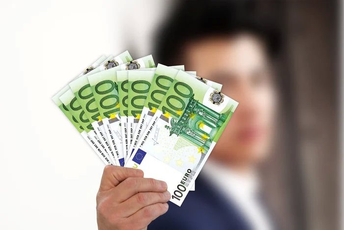 Cum-a-convins-un-escroc-sentimental-o-refugiat-din-Ucraina-de-profesie-medic-s-i-dea-55000-de-euro-A-abuzat-sexual-de-mine