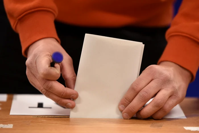 Cum-a-reuit-un-jude-din-Romnia-s-reduc-la-jumtate-numrul-flotanilor-electorali-La-nivel-de-ar-s-a-dublat-fa-de-2020