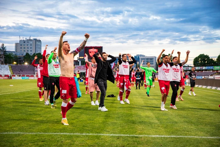 Echipa-de-fotbal-Dinamo-Bucureti-s-a-desprit-de-ase-juctori