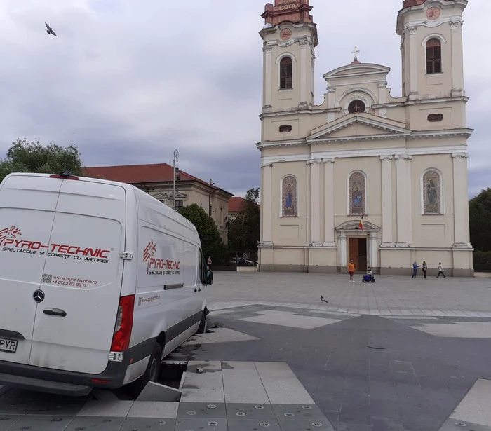 Fntn-artezian-amenajat-recent-avariat-de-o-main-a-pirotehnitilor-din-Arad
