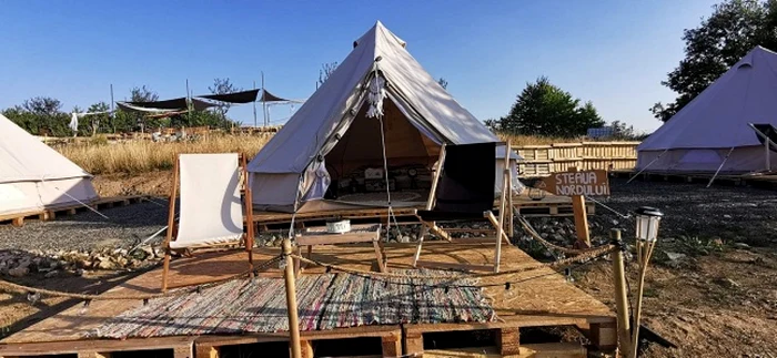 Glamping-campingul-luxos-din-mijlocul-naturii-Te-bucuri-de-slbticie-n-deplin-confort