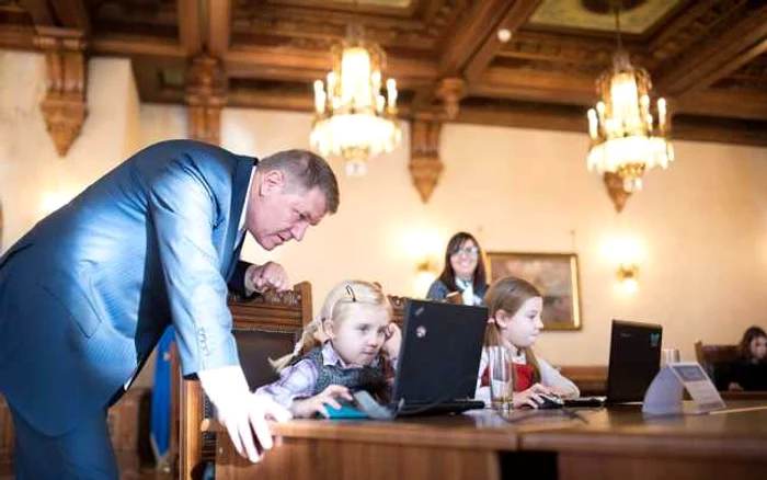 Klaus-Iohannis-se-pensioneaz-din-postul-de-profesor-de-la-Sibiu