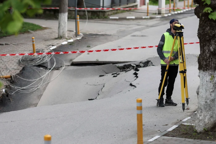 Localnicii-afectai-de-prbuirea-de-teren-de-la-Slnic-Prahova-cer-printr-o-petiie-online-rezolvarea-urgent-a-crizei-