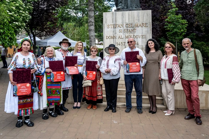 Mini-miastre-pstrtoare-ale-meteugurilor-tradiionale-Cine-sunt-premianii-la-Festivalul-Lada-cu-zestre-FOTO-