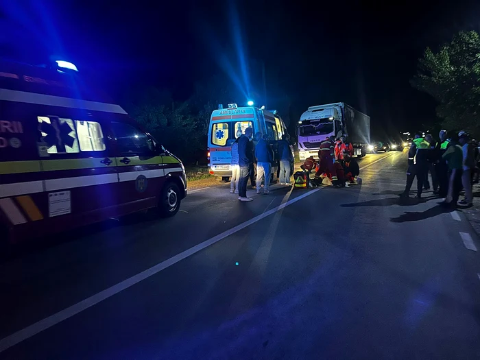 O-femeie-de-48-ani-accidentat-mortal-pe-un-drum-din-Olt-oferul-ambulanier-ieise-din-tur-i-se-ndrepta-spre-cas
