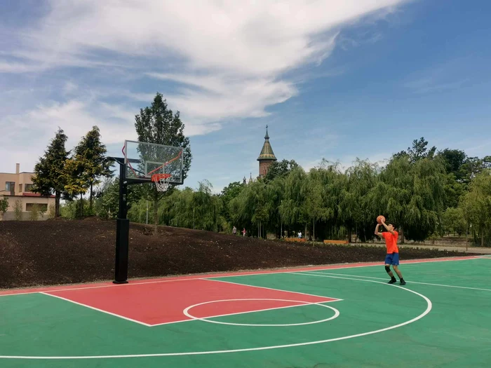 Promenad-relaxare-i-sport-pe-malul-Begi-n-locul-cluburilor-de-fie-construite-ilegal-FOTO