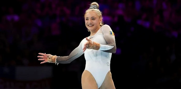 Romnia-ca-pe-vremuri-Sabrina-Voinea-dou-medalii-de-argint-la-Europenele-de-gimnastic-de-la-Rimini