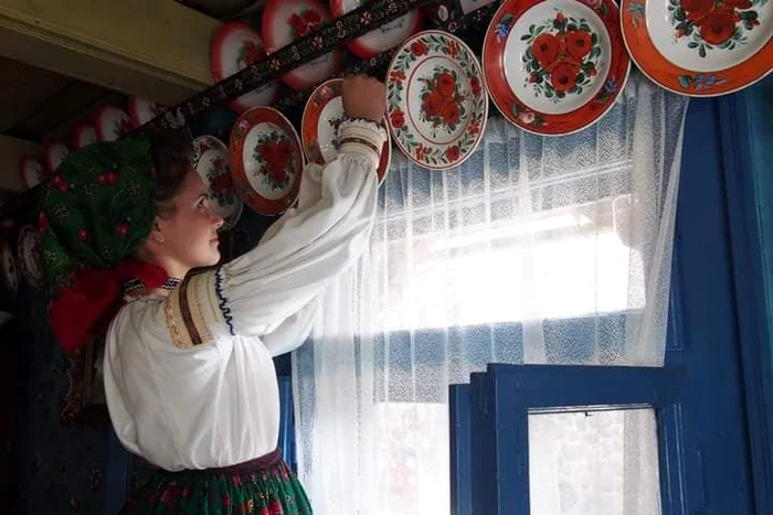 Tradiia-strveche-bizar-din-Maramure-Ziua-n-care-femeii-i-era-permis-s-i-bat-brbatul