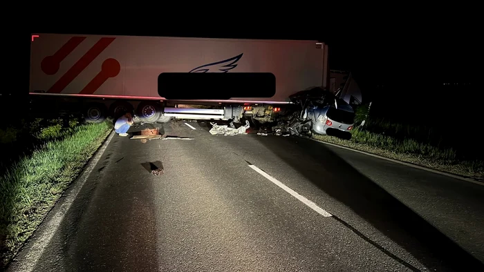 Tragedie-n-Vinerea-Mare-O-oferi-de-29-de-ani-a-murit-n-impactul-cu-remorca-unui-camion-