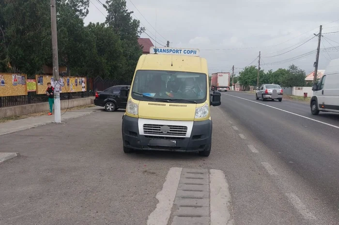 Un-ofer-de-microbuz-colar-a-fost-prins-but-n-trafic