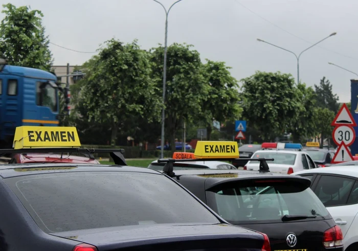 Un-tnr-care-a-mituit-un-ofier-ca-s-l-ajute-s-obin-permisul-auto-a-fost-pus-sub-control-judiciar-