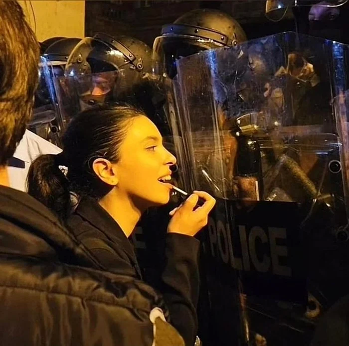 n-Georgia-poliia-a-reinut-mai-muli-protestatari-n-sprijinul-bloggerului