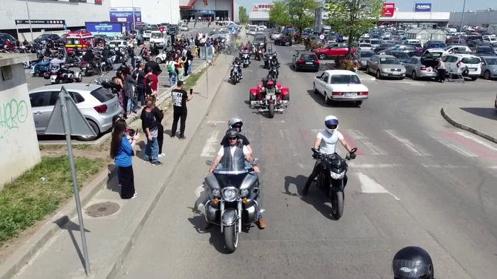 ncepe-sezonul-excursiilor-cu-motocicleta-Sfaturi-de-la-specialiti-n-conducere-defensiv-
