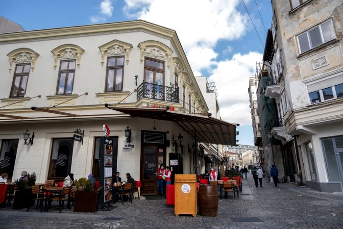 Chelnerii-care-te-las-fr-bani-n-Centrul-Vechi-Cum-aciona-reeaua-ospitalitii-printre-turitii-din-Bucureti