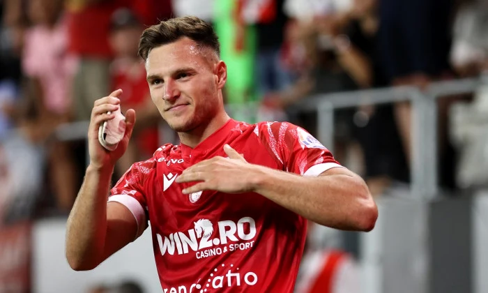 Dennis-Politic-i-a-prelungit-contractul-cu-Dinamo-pn-n-2027