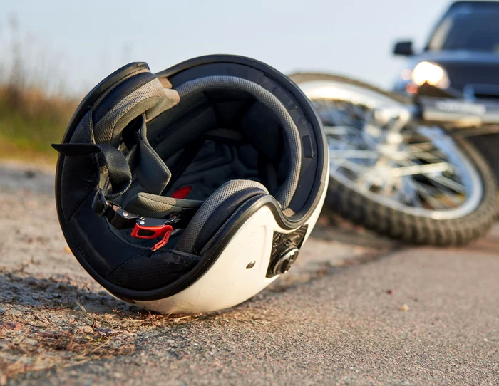 Depire-fatal-Un-tnr-de-17-ani-a-murit-dup-a-intrat-cu-motocicleta-ntr-un-microbuz-trei-femei-au-ajuns-la-spital