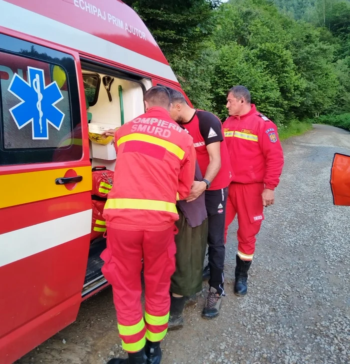 -Femeie-grav-rnit-de-un-animal-din-gospodrie-la-Vieul-de-Sus-salvat-de-echipajul-Salvamont