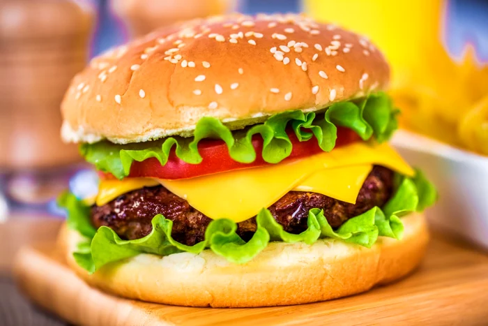 Miliardarii-care-mnnc-gratis-pe-via-la-fast-food