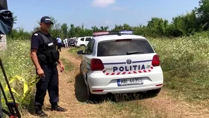 Nou-nscut-gsit-mort-pe-un-cmp-din-Satu-Mare-Mama-o-fat-de-16-ani-a-fost-dus-la-spital