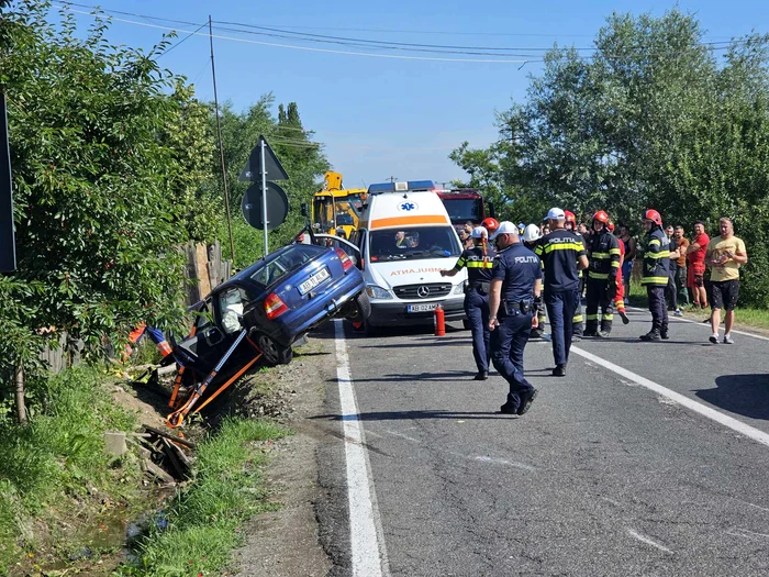 O-persoan-a-murit-i-alta-este-grav-rnit-n-urma-unui-accident-pe-Transalpina-n-judeul-Alba