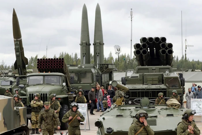 Panic-la-grania-cu-Ucraina-Rusia-exerseaz-lansarea-electronic-a-rachetelor-n-timpul-exerciiilor-nucleare-tactice