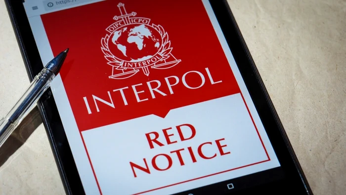 Patru-moldoveni-ntre-care-eful-Biroului-Interpol-Moldova-nctuai-pentru-tergerea-alertelor-Interpol-ce-vizeaz-infractori-