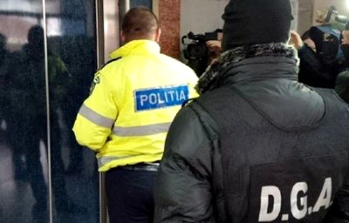 Percheziii-la-sediul-Poliiei-Locale-Sector-1-Clotilde-Armand-Fosta-echip-care-lua-pag-este-destructurat