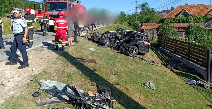 Planul-Rou-activat-n-Vlcea-Autocar-plin-cu-elevi-lovit-frontal-de-o-main-oferul-a-murit-iar-mai-muli-copii-sunt-rnii-