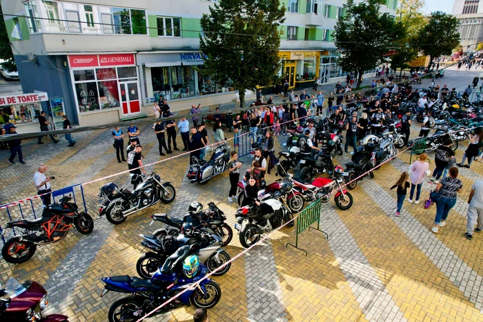 Romnia-va-intra-n-Cartea-Recordurilor-cu-cea-mai-mare-parad-moto-din-lume-Mii-de-motocicliti-ateptai-la-Piteti