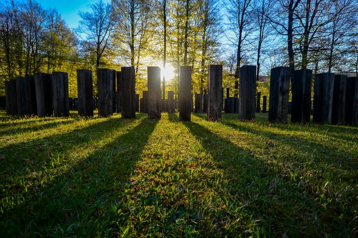 Sarmizegetusa-Regia-Stonehenge-din-Romnia-Capitala-dacilor-a-strlucit-la-solstiiul-de-var-FOTO