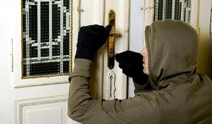 Un-milionar-n-criptomonede-din-Cluj-Napoca-btut-de-doi-hoi-n-apartamentul-su