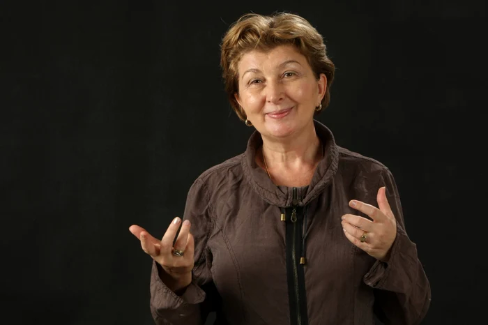 INTERVIU-Lavinia-Betea-istoric-Invitaia-ntr-o-tabr-era-privit-cu-invidie-de-ceilali-elevi