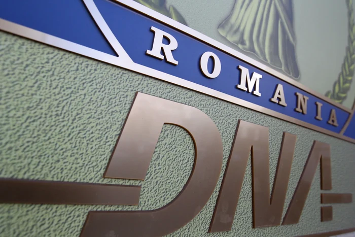 O-femeie-care-promitea-angajri-la-Poliia-de-Frontier-i-Spitalul-din-Sighetu-Marmaiei-arestat-Ea-primise-peste-42000-de-euro