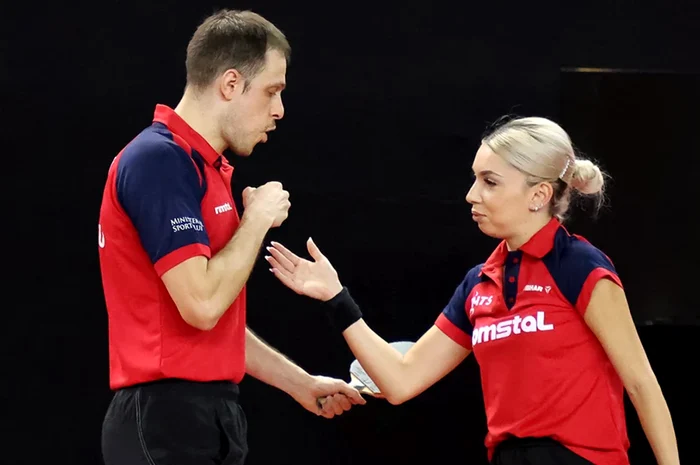 Ovidiu-Ionescu-i-Bernadette-Szocs-s-au-calificat-n-sferturi-la-dublu-mixt-la-tenis-de-mas