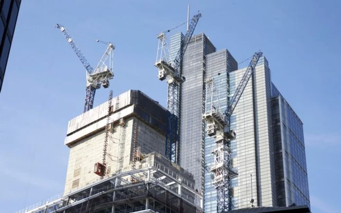 Piaa-de-construcii-n-cretere-rapid-datorit-investiiilor-masive-sute-de-contracte-publice-scoase-la-licitaie