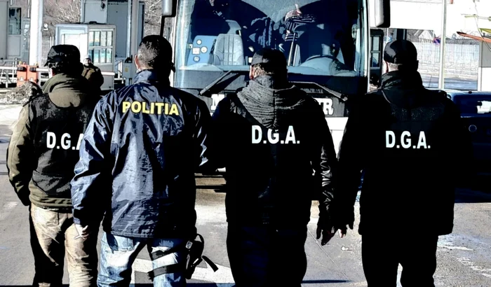 Poliiti-i-jandarmi-implicai-ntr-un-dosar-de-licene-universitare-pe-bani-Percheziii-n-mai-multe-judee