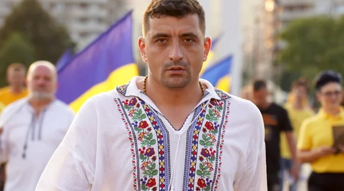 Profil-de-candidat-George-Simion-de-la-peluza-stadionului-pe-un-traseu-cu-inspiraie-legionar-spre-Cotroceni-