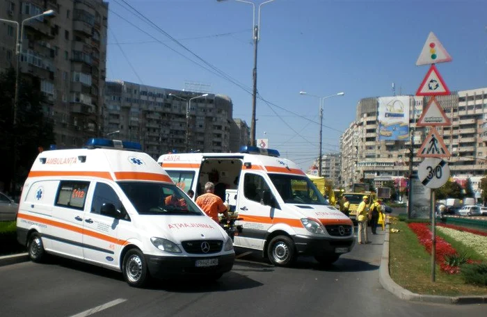 Zece-persoane-au-leinat-pe-strad-din-cauza-caniculei-n-Prahova-Un-btrn-a-fost-gsit-n-com