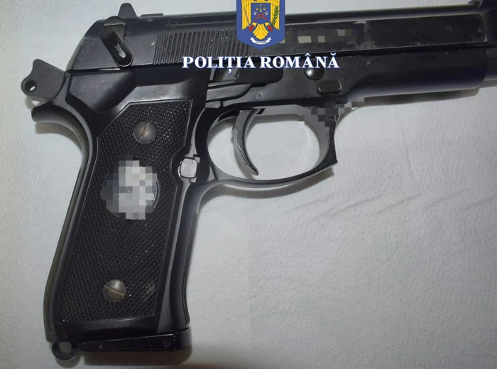 Atac-n-stil-mafiot-doi-brbai-au-distrus-cu-un-pistol-cu-bile-geamurile-unui-restaurant-din-Mangalia-Unde-au-fost-prini