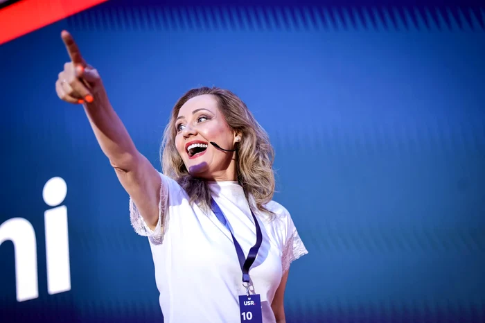 ---------De-ce-este-USR-divizat-Elena-Lasconi-singurul-candidat-la-prezideniale-nepromovat-de-liderii-influeni-ai-partidului