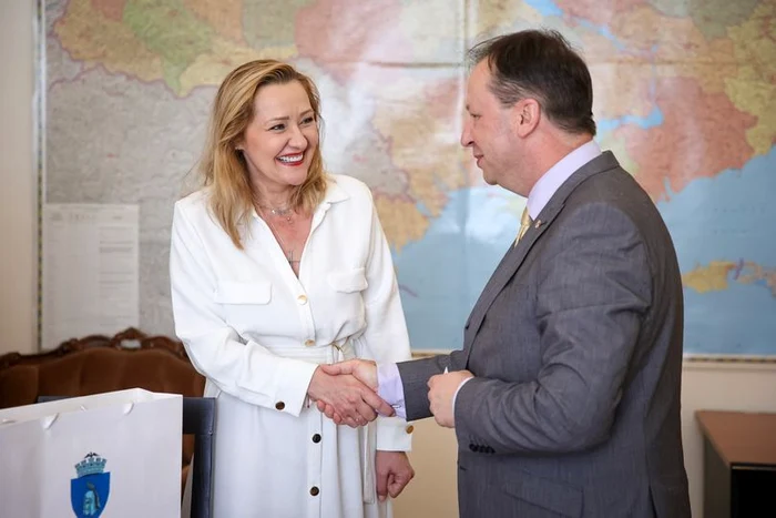Elena-Lasconi-s-a-ntlnit-cu-ambasadorul-Ucrainei-la-Bucureti-Vom-susine-Ucraina-att-timp-ct-este-nevoie