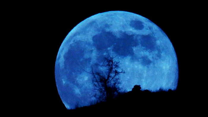 Impactul-Lunii-Albastre-asupra-zodiilor-fenomenul-astronomic-ateptat-luni-19-august-