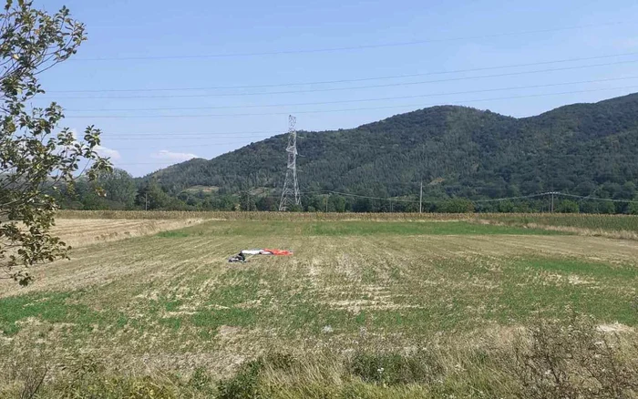 Parapantist-rnit-grav-dup-o-aterizare-forat-Brbatul-s-a-prbuit-n-timpul-unui-zbor-de-pe-valea-Rului-Mare