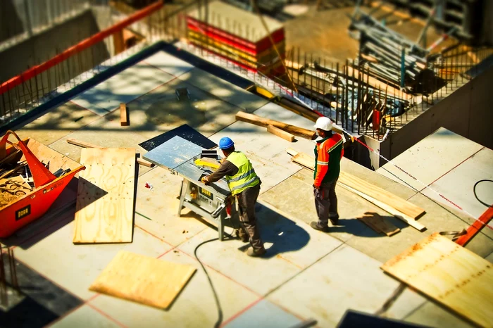---------Perspective-economice-pentru-a-doua-jumtate-a-anului-Cretere-n-construcii-i-comer-stabilitate-n-industrie-