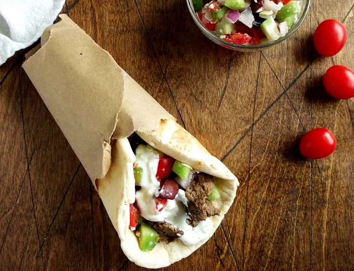 ---------Romnia-pe-primul-loc-n-lume-la-consumul-de-gyros-Romnul-care-a-btut-recordul-la-comenzi